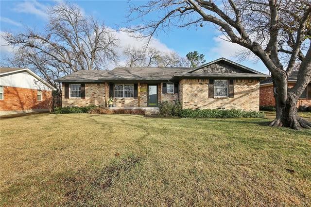 Eastwood Hills Home Offers Updated Floorplan, Amenities to Hit Buyer Checklists | CandysDirt.com