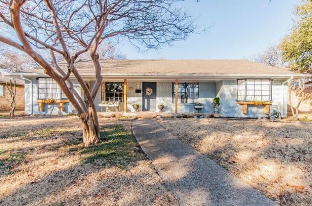Updated, On-trend Farmers Branch Reno Near Brookhaven Country Club | CandysDirt.com