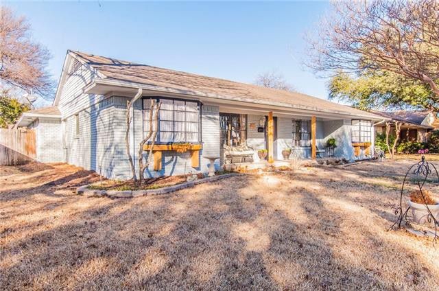 Updated, On-trend Farmers Branch Reno Near Brookhaven Country Club | CandysDirt.com