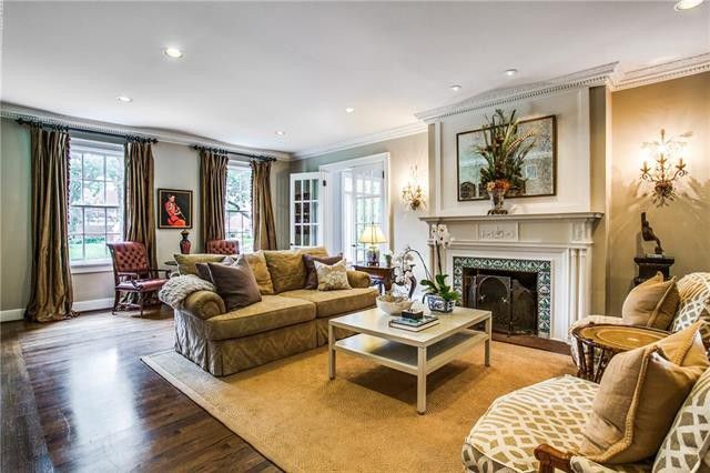 Highland Park Colonial Revival