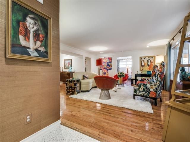 Mad Men Obsessed: This Glam Midcentury Condo Behind the Pink Wall Is a Dream | CandysDirt.com