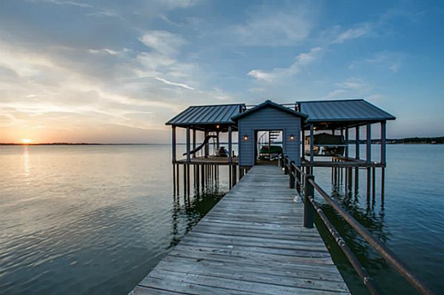 10 Island Drive Boat House