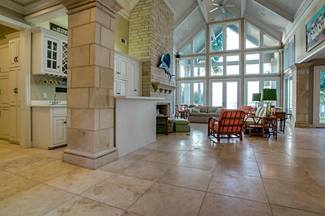 10 Island Drive Living