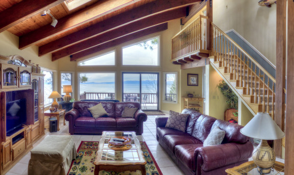 739 Lakeview Living Room
