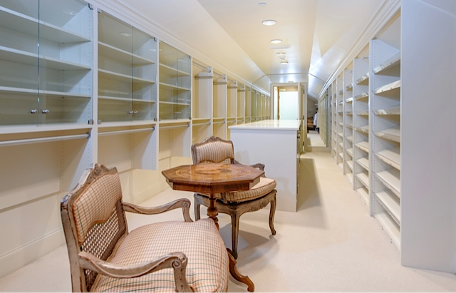 9434 Alva Court master closet