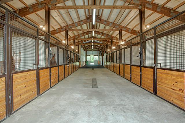 Barn w lq