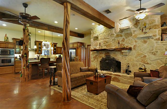Living Area 2
