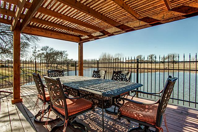 Outdoor Dining Area