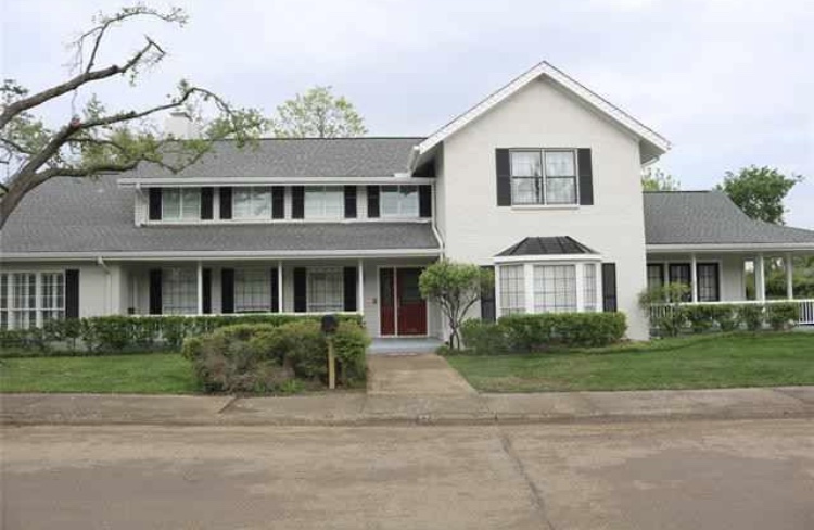 We’ve all heard that mortgage rates are low, but how about rental prices? There’s a four-bathroom home on Over Downs Drive just waiting for a new tenant - and it’s yours for a song.