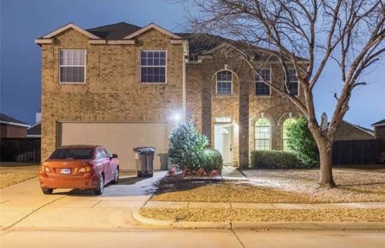 After months of quarantining with the same four beige walls, this Wylie rental brings a pop of color that is sure to beat the covid blues. 