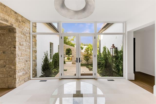 Texas transitional estate