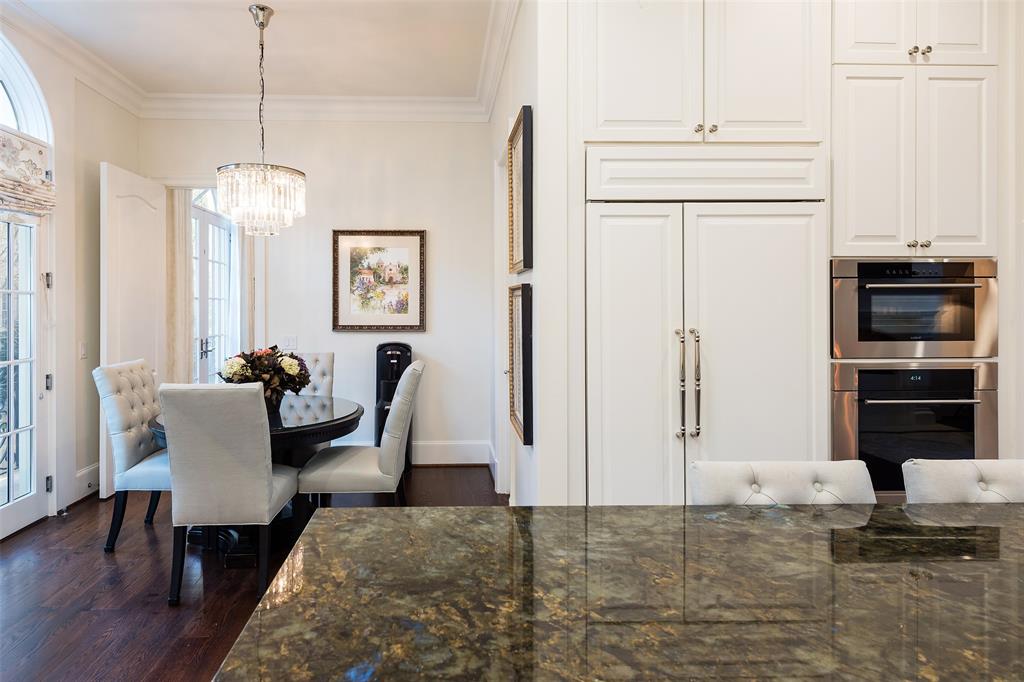 Breakfast nook