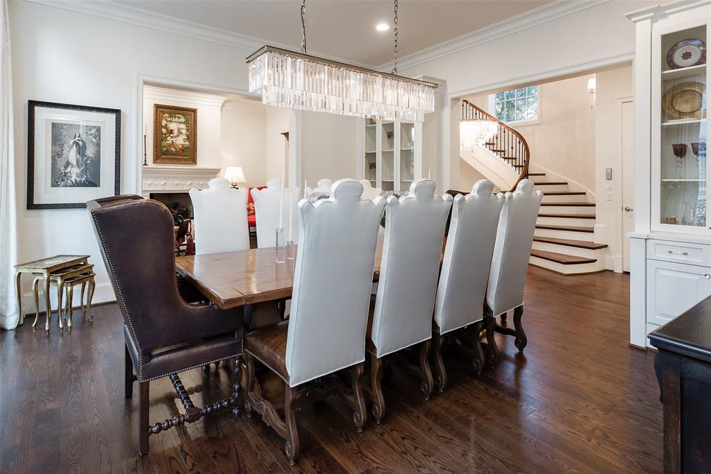 Formal dining room