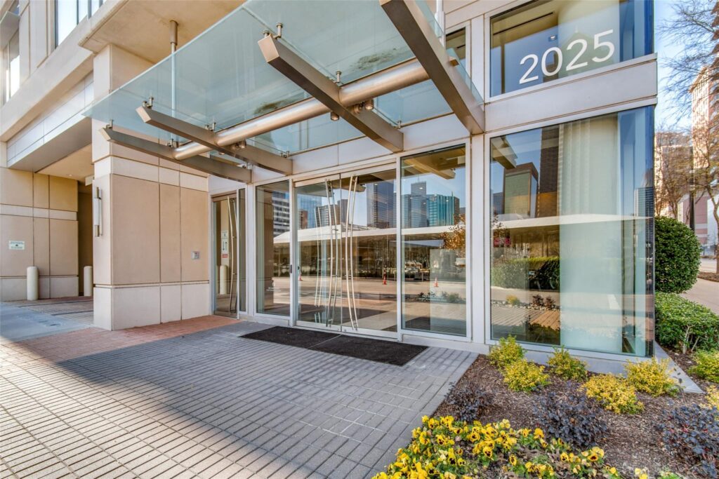 Entrance to Parkside Condos