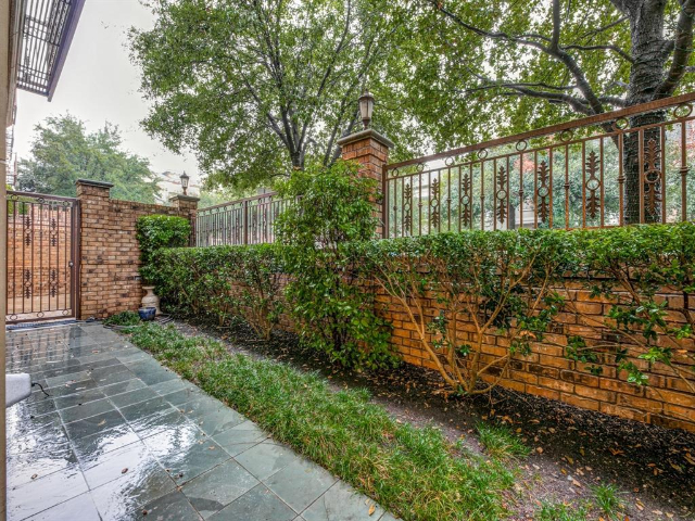 Drexel Park Hollow Condo