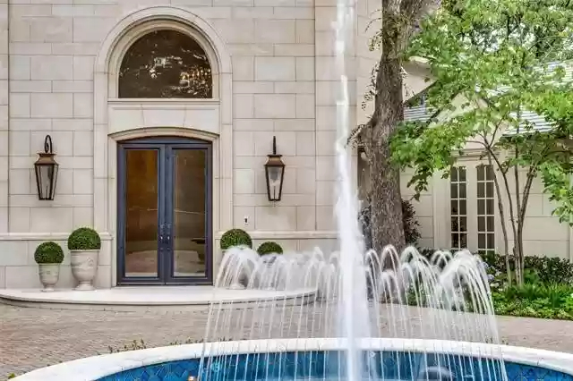 luxurious transitional