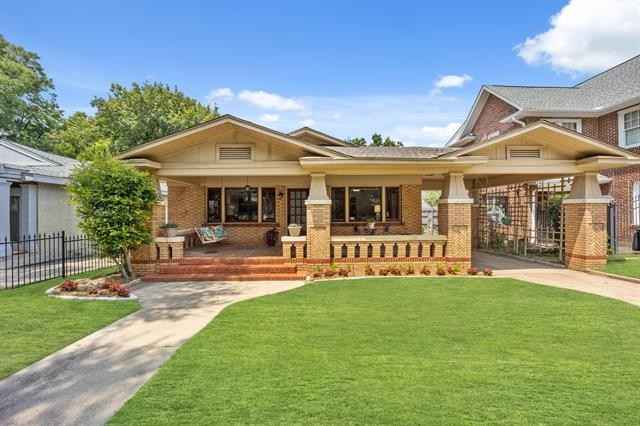 Preserved Mistletoe Heights Bungalow