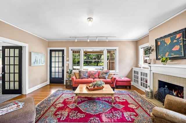 Preserved Mistletoe Heights Bungalow