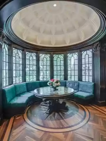 Italianate estate