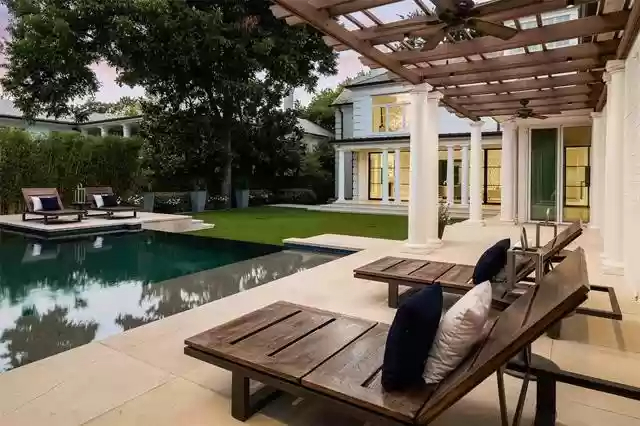  Georgian mansion