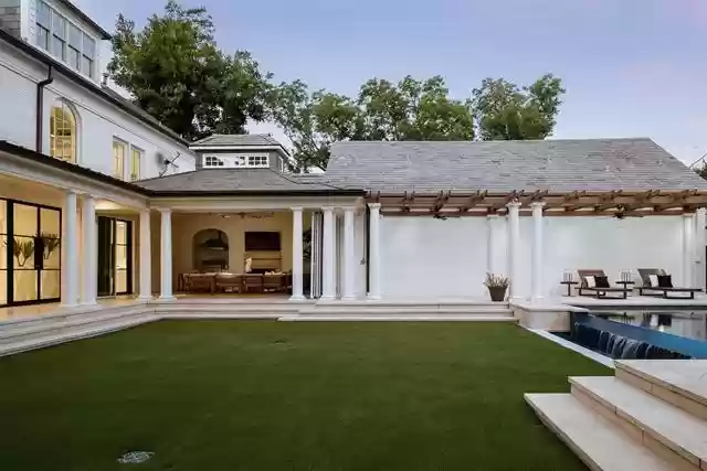  Georgian mansion