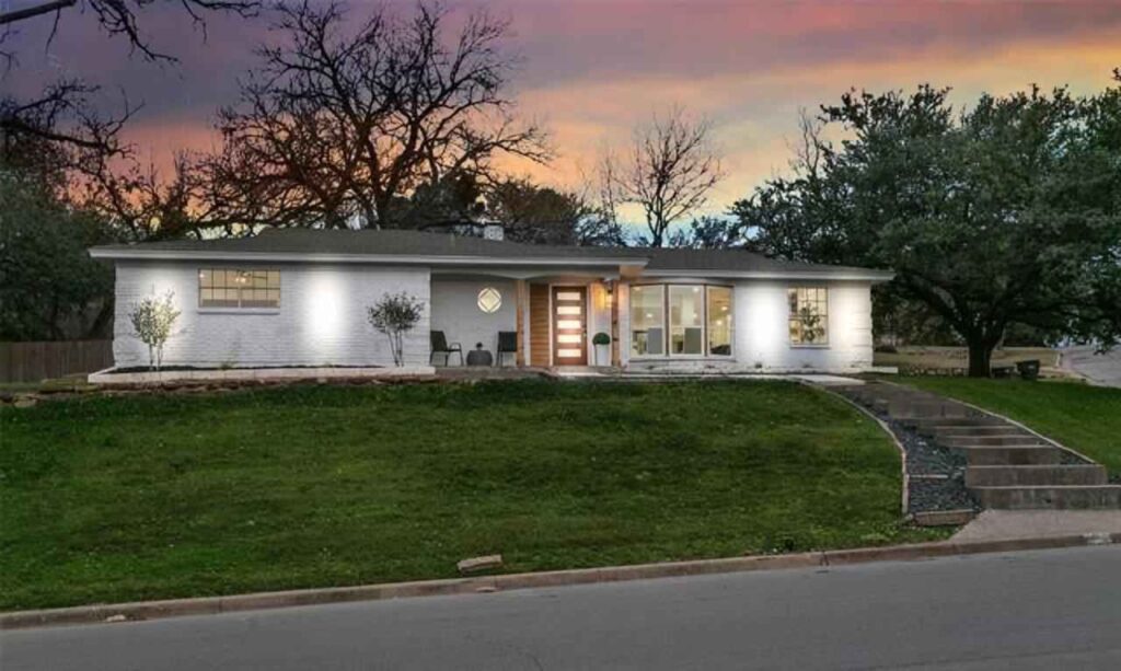 Midcentury Ranch Ridglea