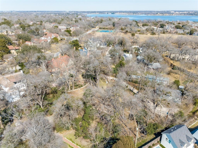 Lacy estate
