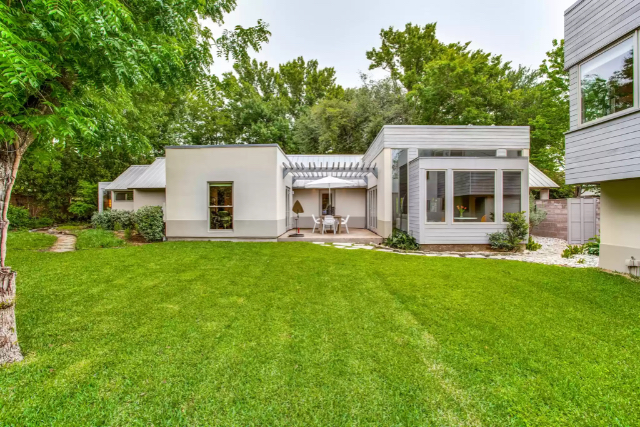 postmodern compound