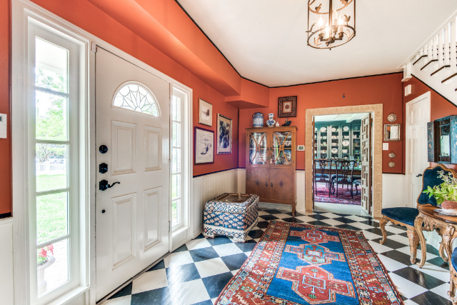 non-traditional Colonial