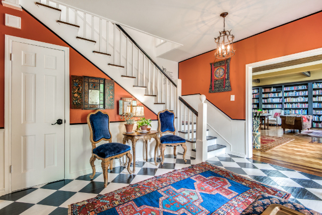 non-traditional Colonial