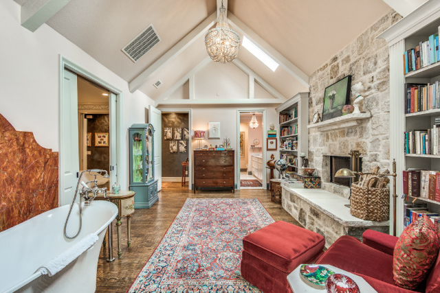 non-traditional Colonial