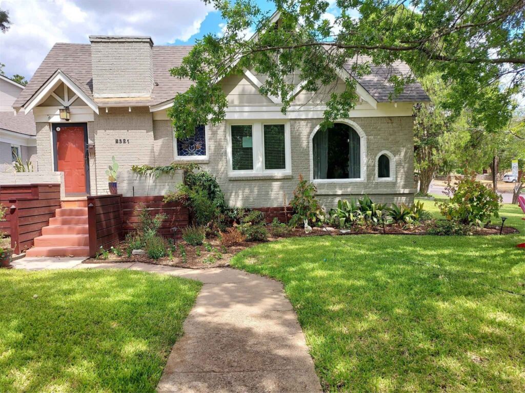 Cute Cottage