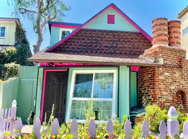 lingering, question, bungalow, California