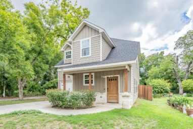 Ready to Ditch The Hustle And Bustle? Don’t Miss This Cute Newer Build in Waxahachie