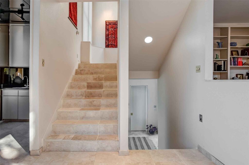 Overton Modern