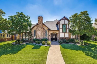 Suburb Sunday: Plano Homes With Parkside Appeal