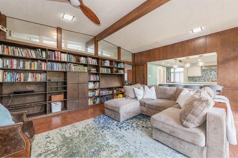 midcentury modern homes with library