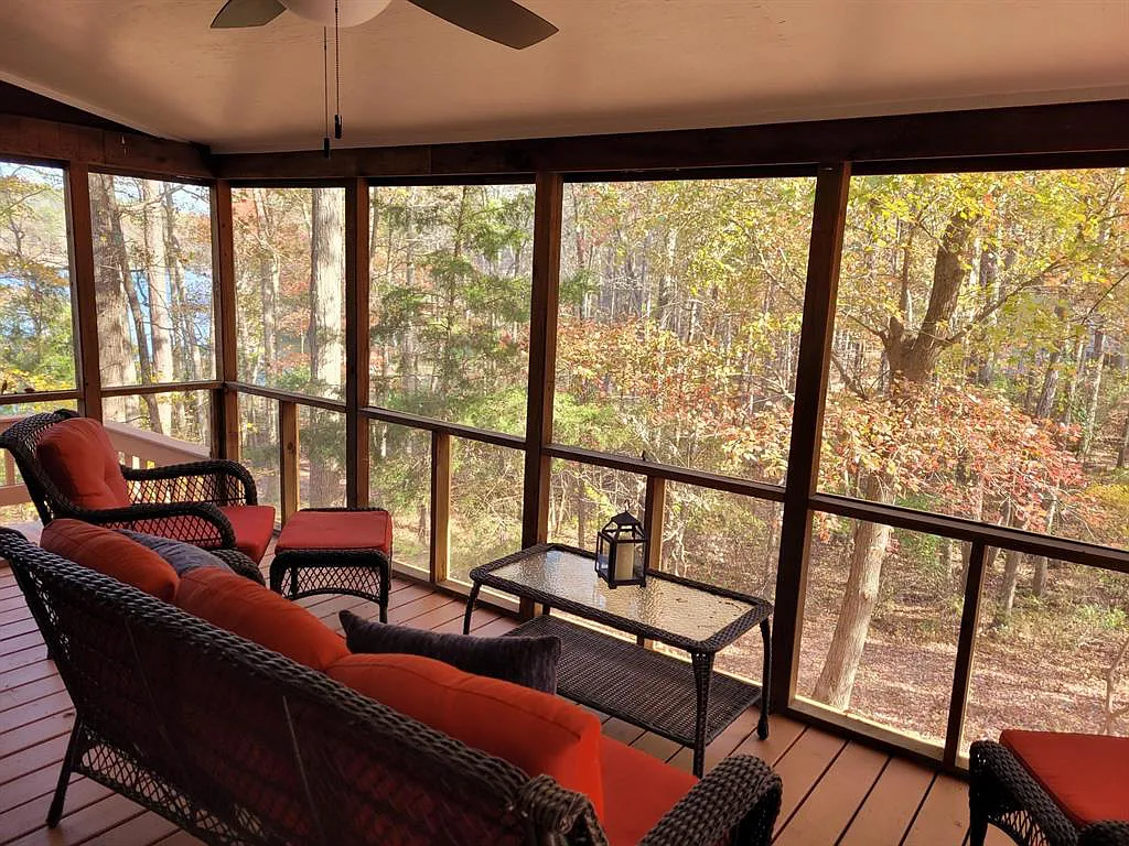 Finally, the Winnsboro lake home of your dreams