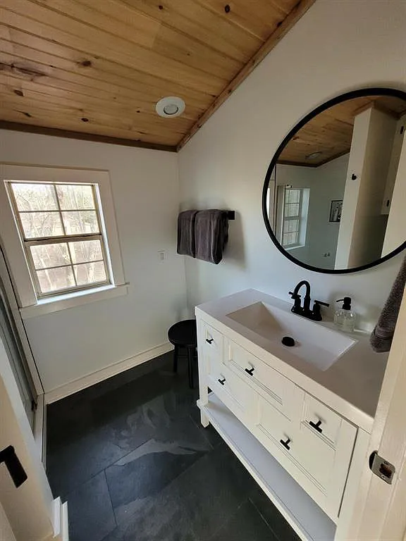 Finally, the Winnsboro lake home of your dreams