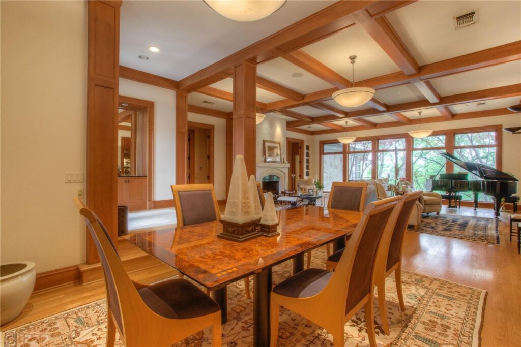 Mira Vista Manor