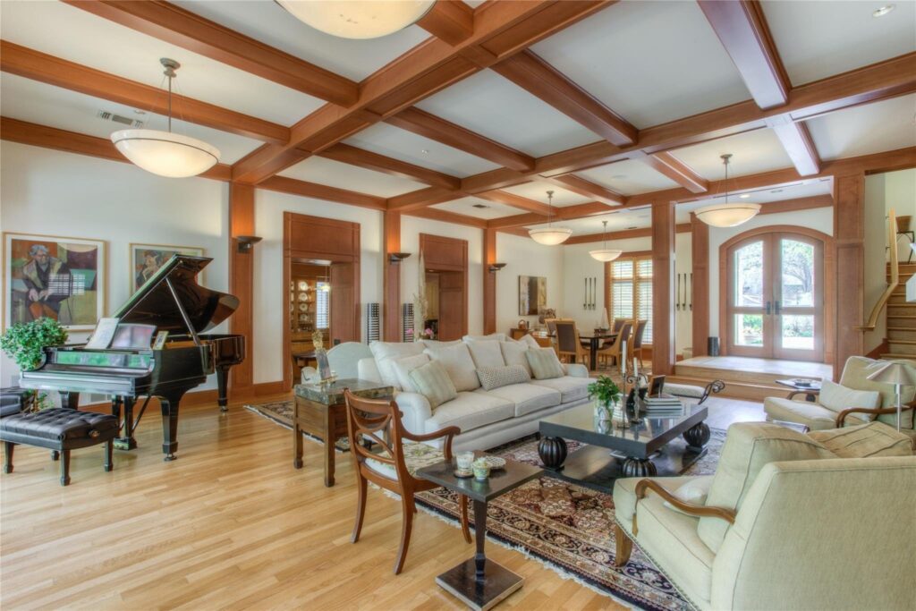 Mira Vista Manor