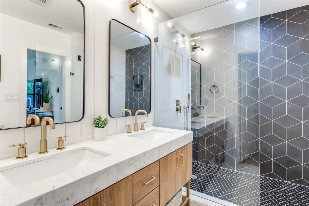 Explore this Lochwood beauty!