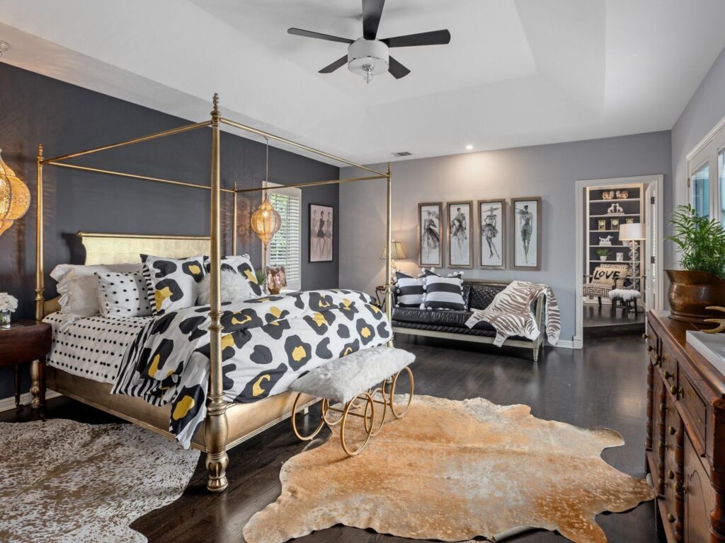 Spectacular Ridglea Crest Listing