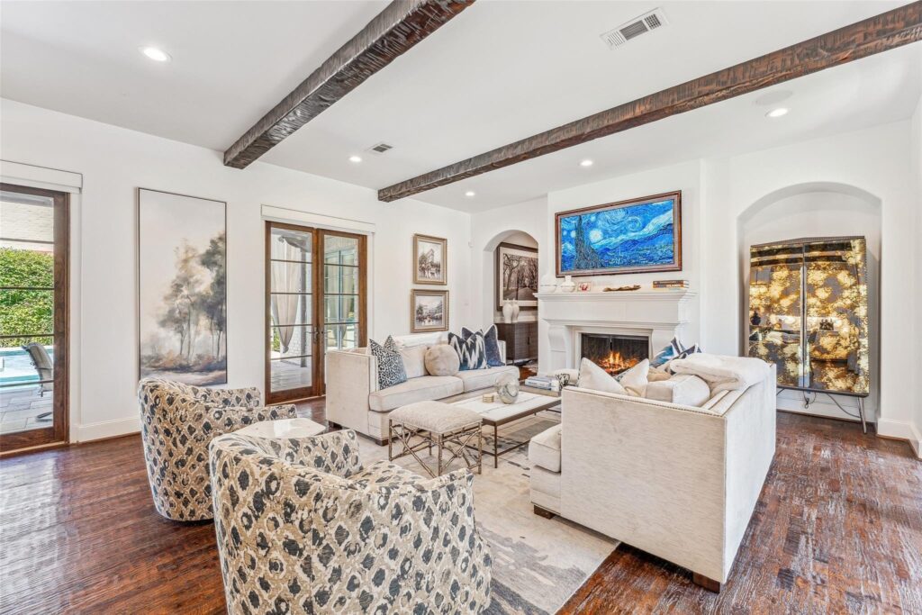 River Hills Beauty