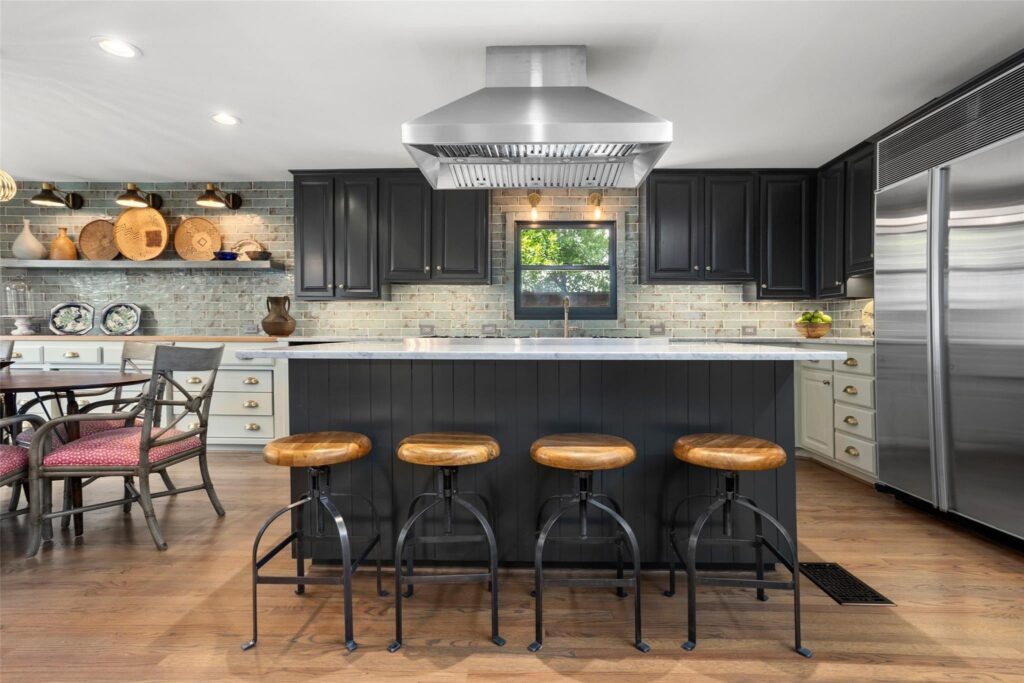 Midcentury Rivercrest Spread