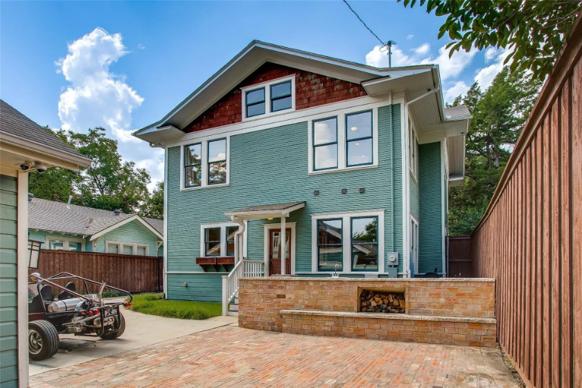 414 N. Windomere
Winnetka Heights
Historic District
