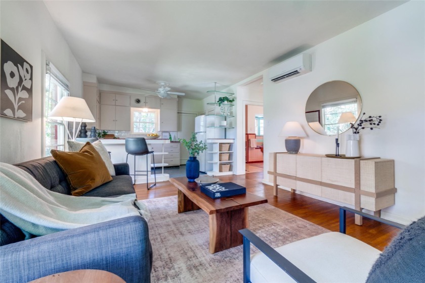 7138 Vivian Avenue Moderne