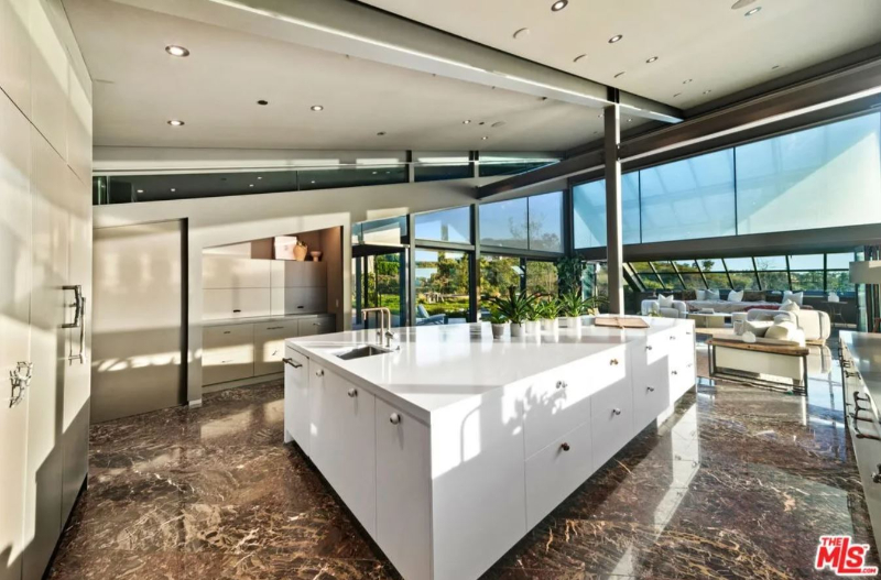 comfortable, Malibu, California