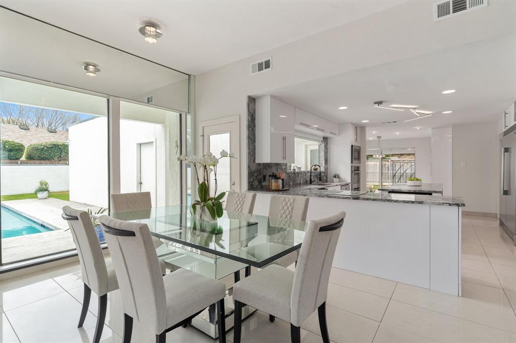 Quintessential Modern in Meadows West