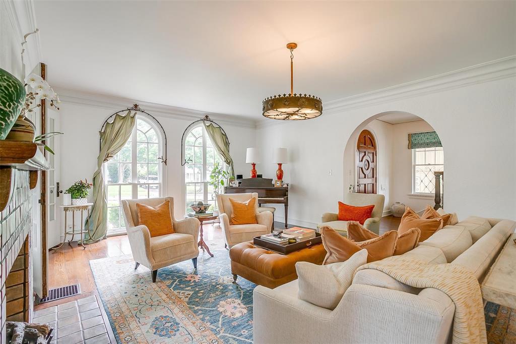 Exquisite Wiley J. Clarkson Villa